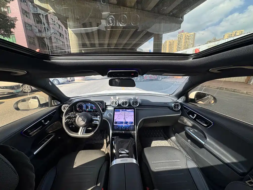 Mercedes-Benz C-Class — миниатюра 6