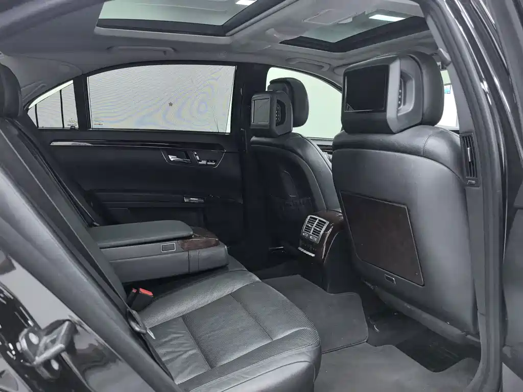 Mercedes-Benz S-Class — миниатюра 7