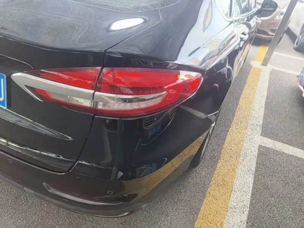 Ford Mondeo — миниатюра 8