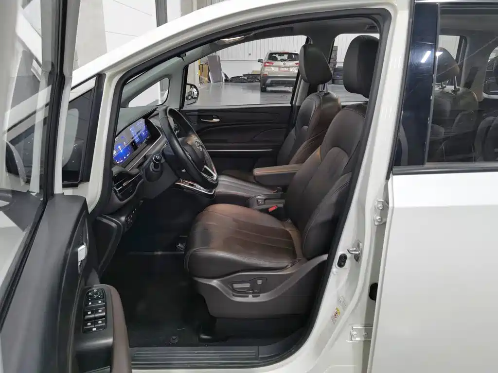 GAC Motor Trumpchi M6 — миниатюра 10
