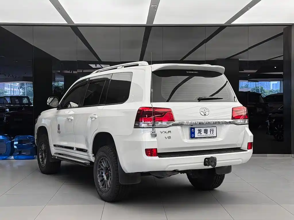 Toyota Land Cruiser — миниатюра 4