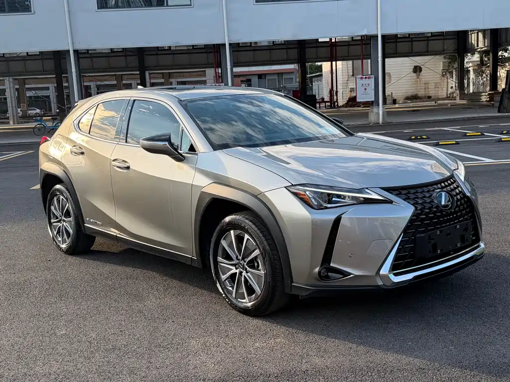 Lexus UX New Energy — миниатюра 3