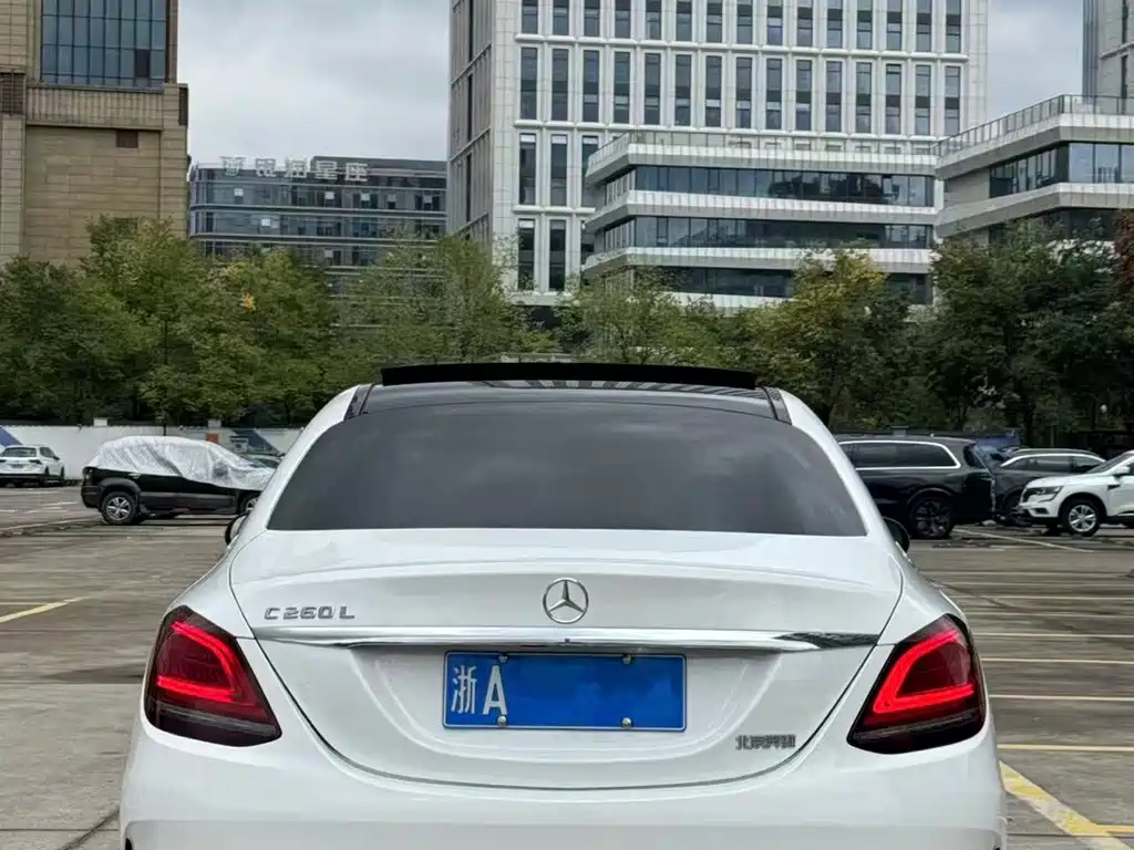 Mercedes-Benz C-Class — миниатюра 9