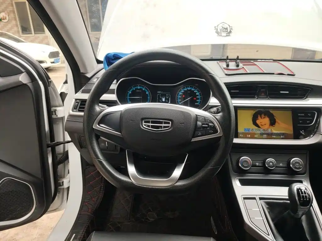 Geely Emgrand — миниатюра 3