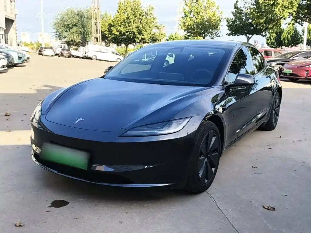 Tesla Model 3 — миниатюра 2