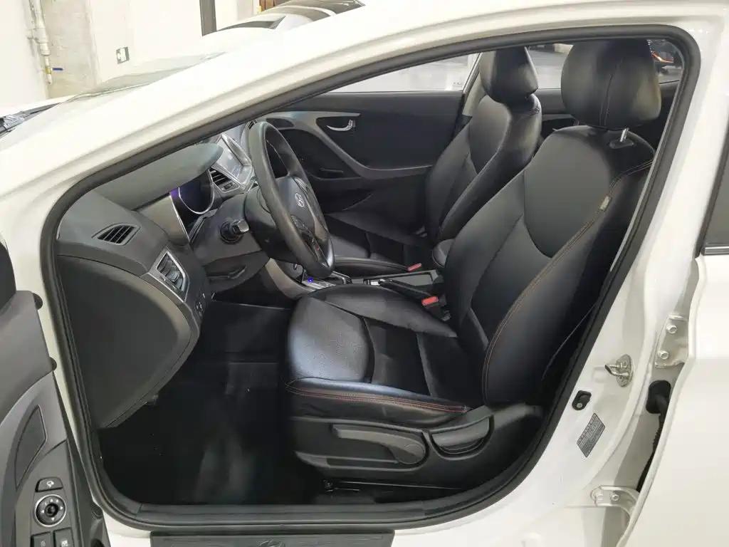 Hyundai Elantra Langdong — миниатюра 10