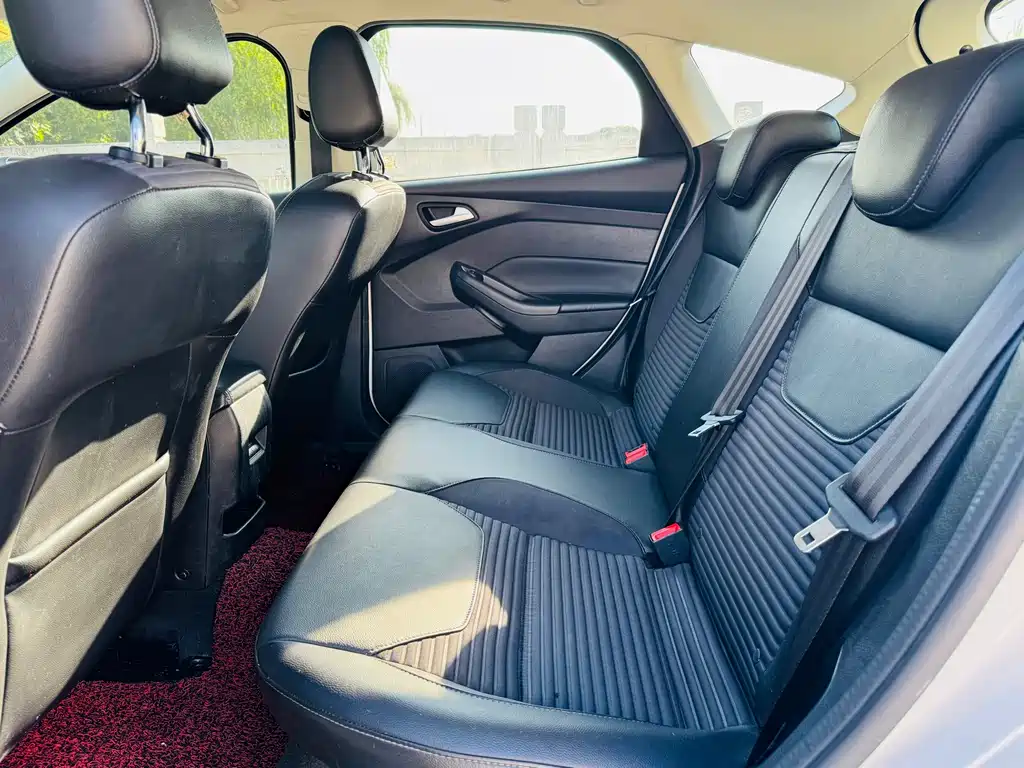 Ford Focus — миниатюра 6
