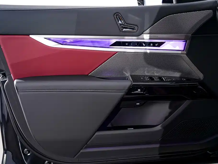 BMW 7 Series — миниатюра 17