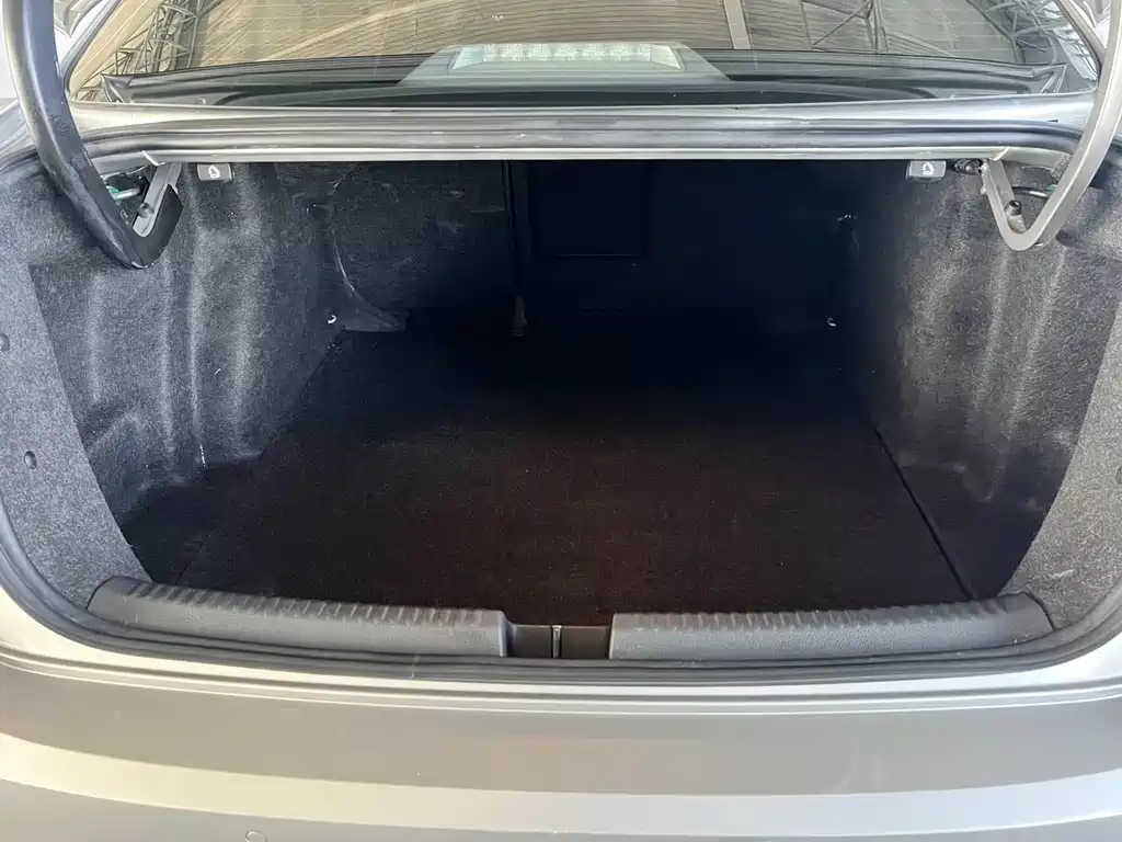 Volkswagen Sagitar — миниатюра 10
