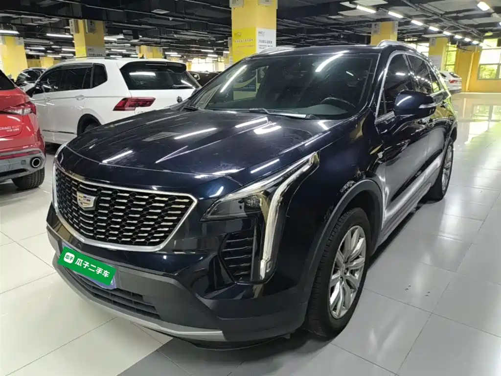 Купить Cadillac XT4