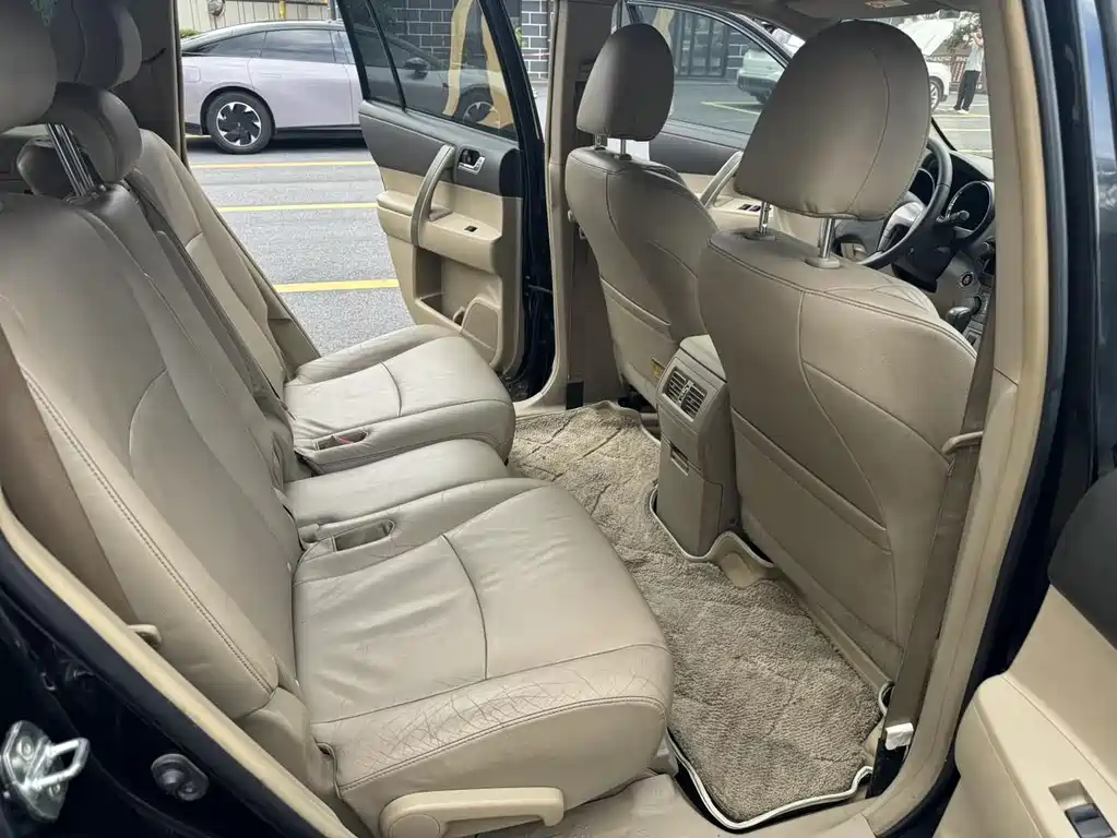 Toyota Highlander — миниатюра 12