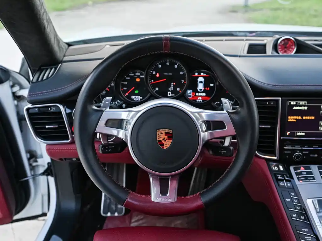 Porsche Panamera — миниатюра 12