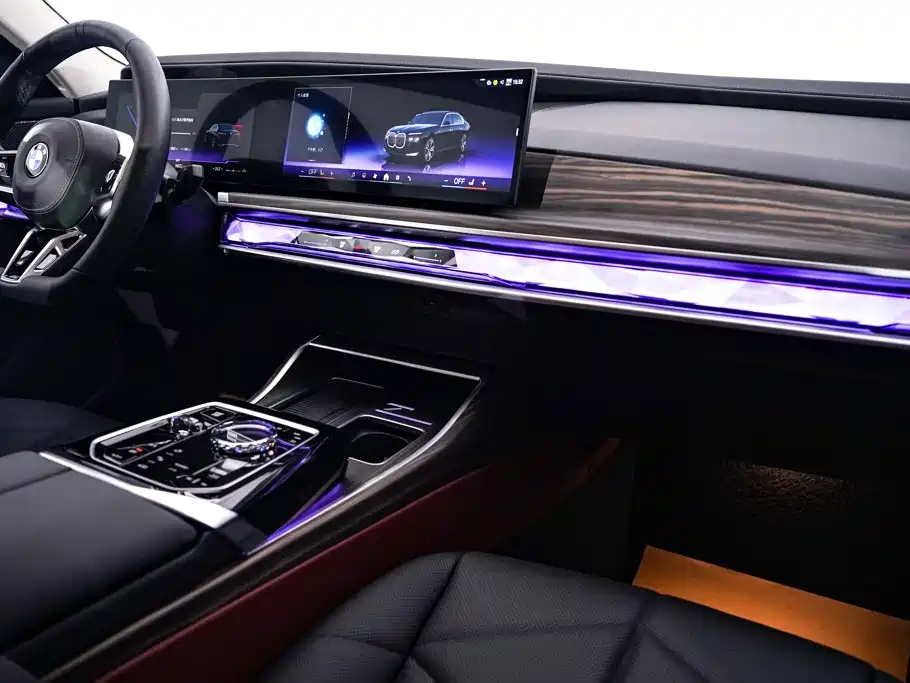 BMW 7 Series — миниатюра 25