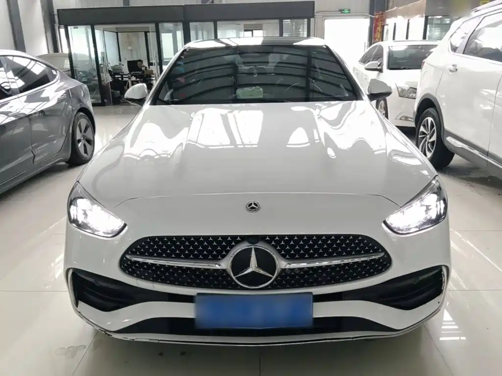 Mercedes-Benz C-Class — миниатюра 3