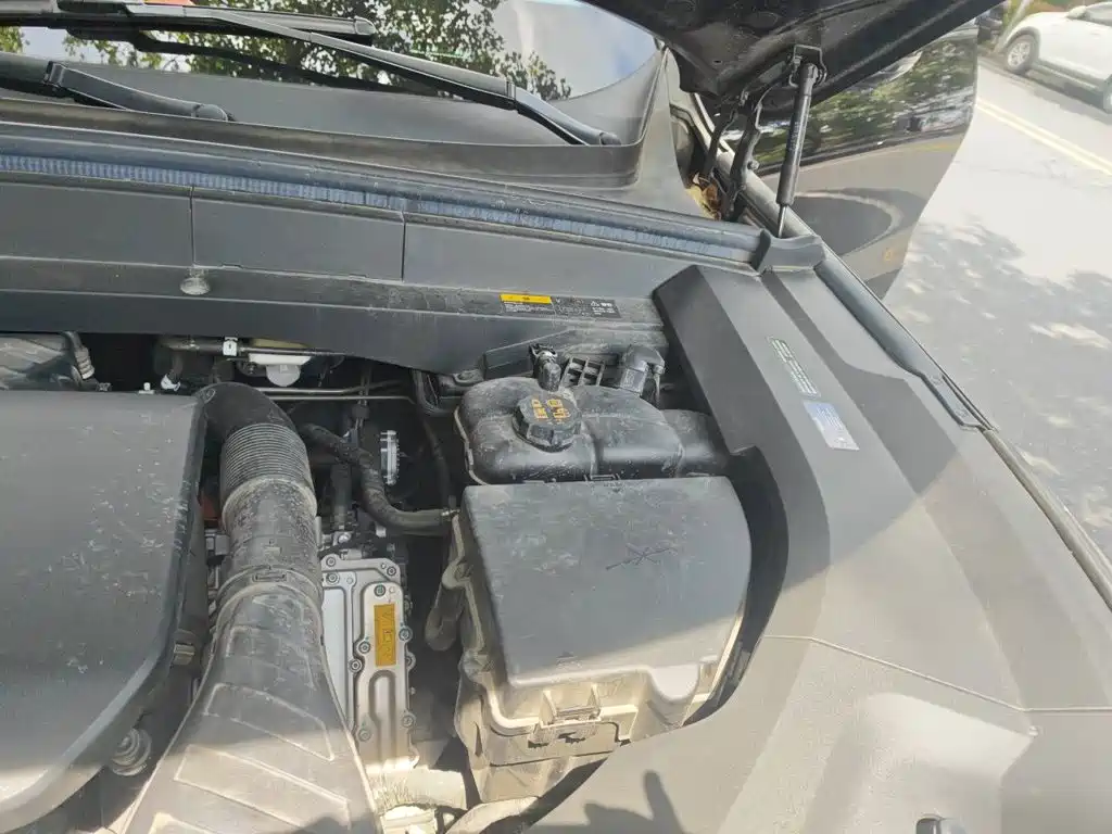 Li Auto Li L8 — миниатюра 20