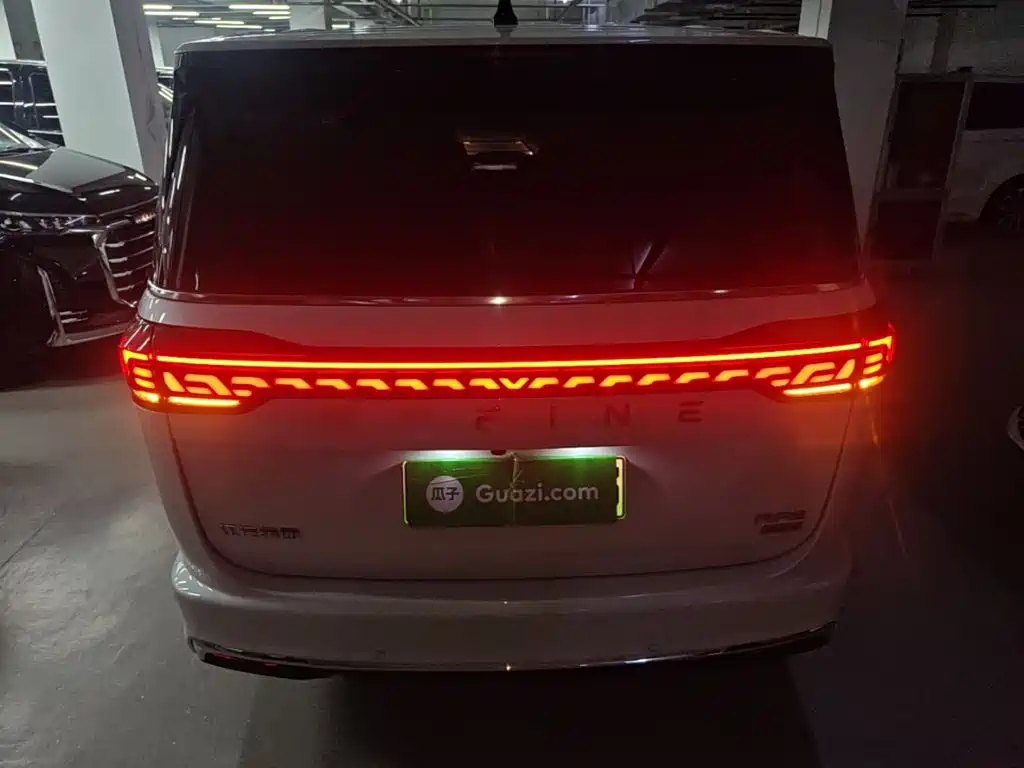 JAC Refine Refine RF8 PHEV — миниатюра 6