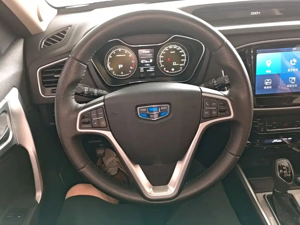 Geely Vision X6 — миниатюра 11