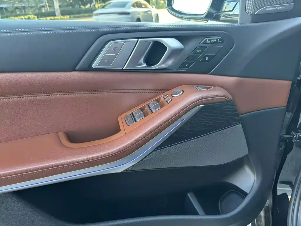 BMW X7 — миниатюра 12