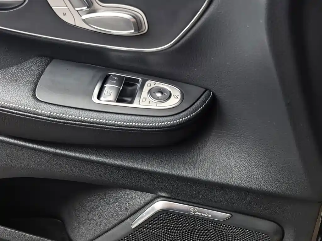 Mercedes-Benz V-Class — миниатюра 24