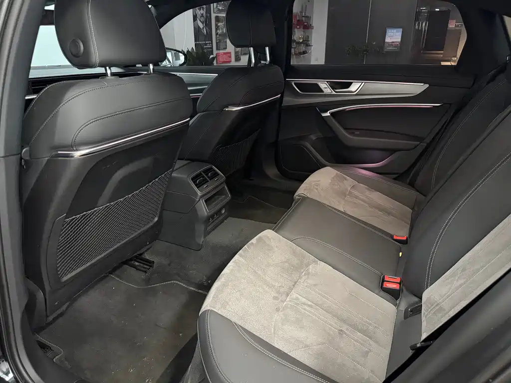 Audi A6L — миниатюра 6