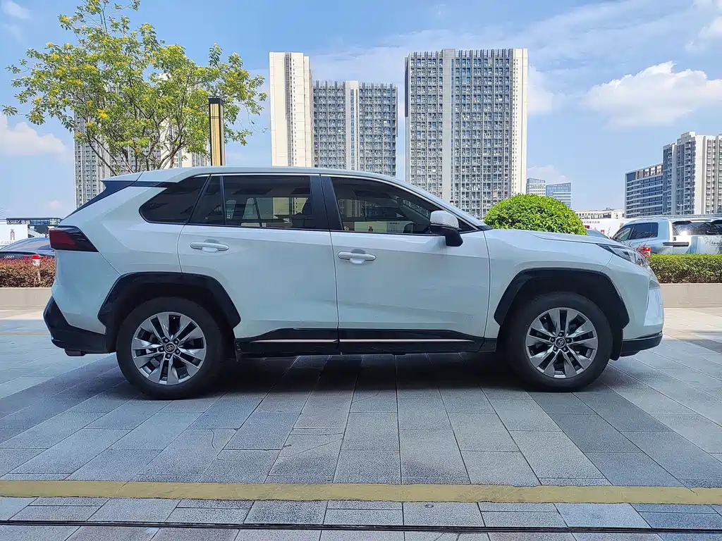 Toyota Wildlander — миниатюра 3