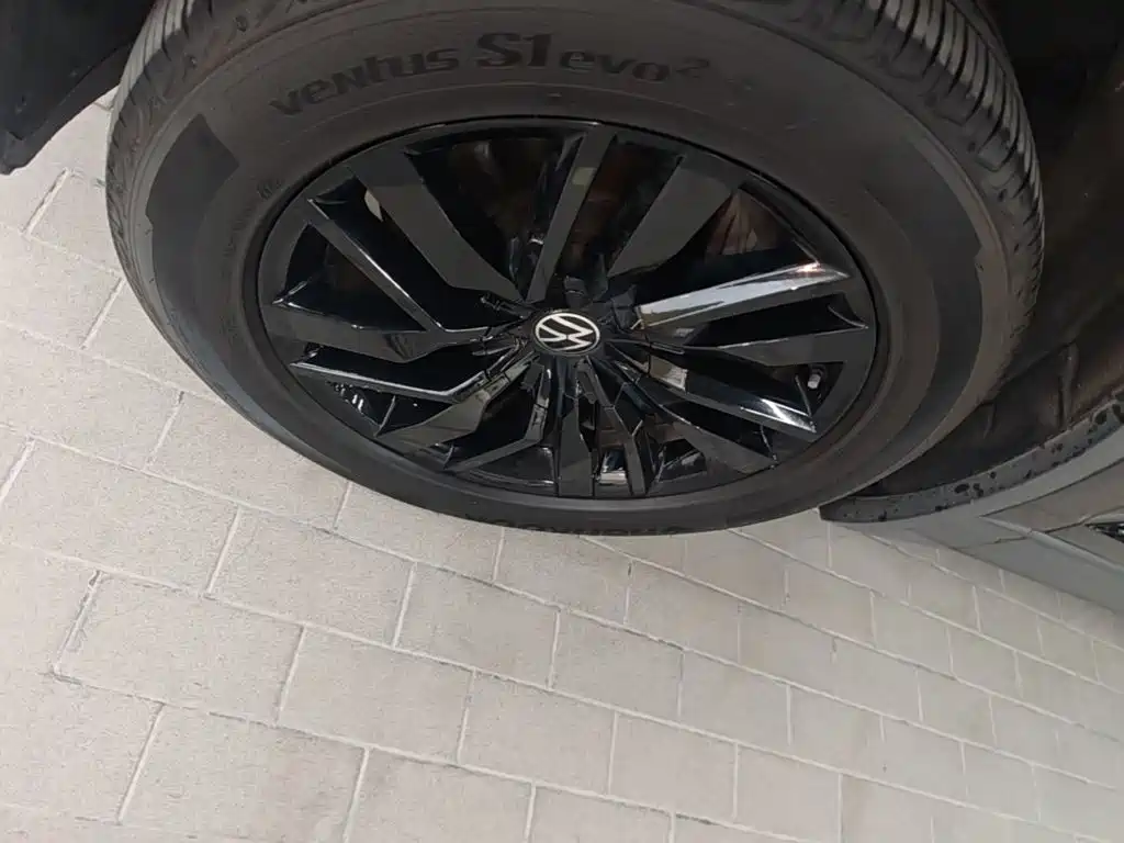 Volkswagen Touareg — миниатюра 23
