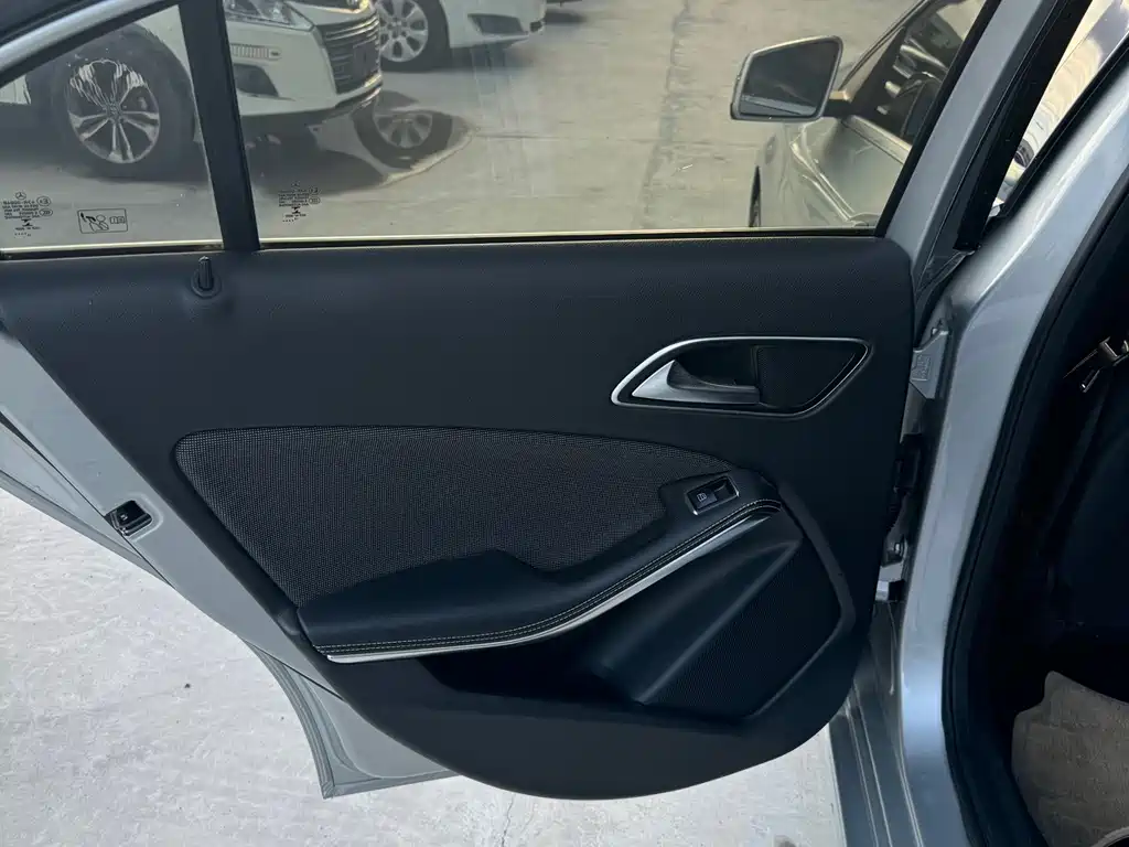 Mercedes-Benz A-Class (Import) — миниатюра 7
