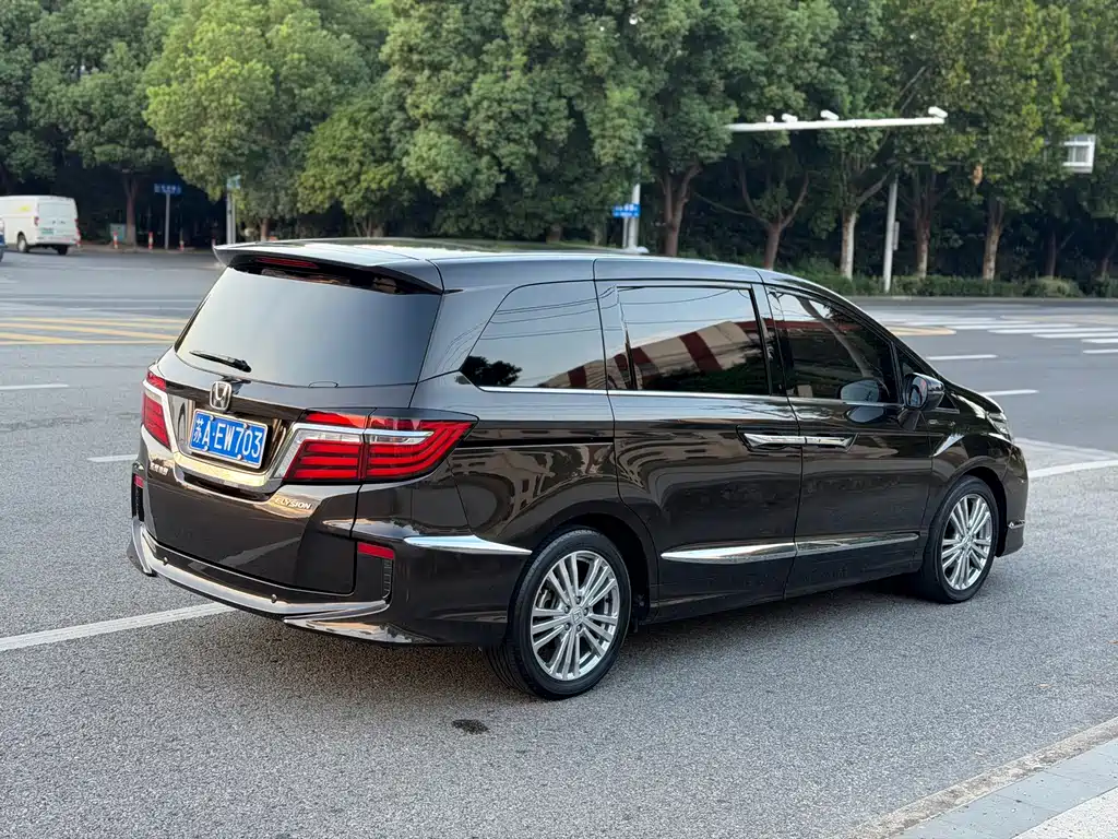 Honda Elysion — миниатюра 6