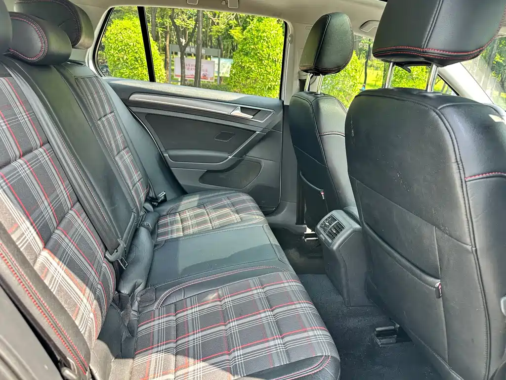 Volkswagen Golf — миниатюра 17
