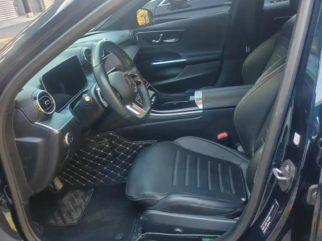 Mercedes-Benz C-Class — миниатюра 13