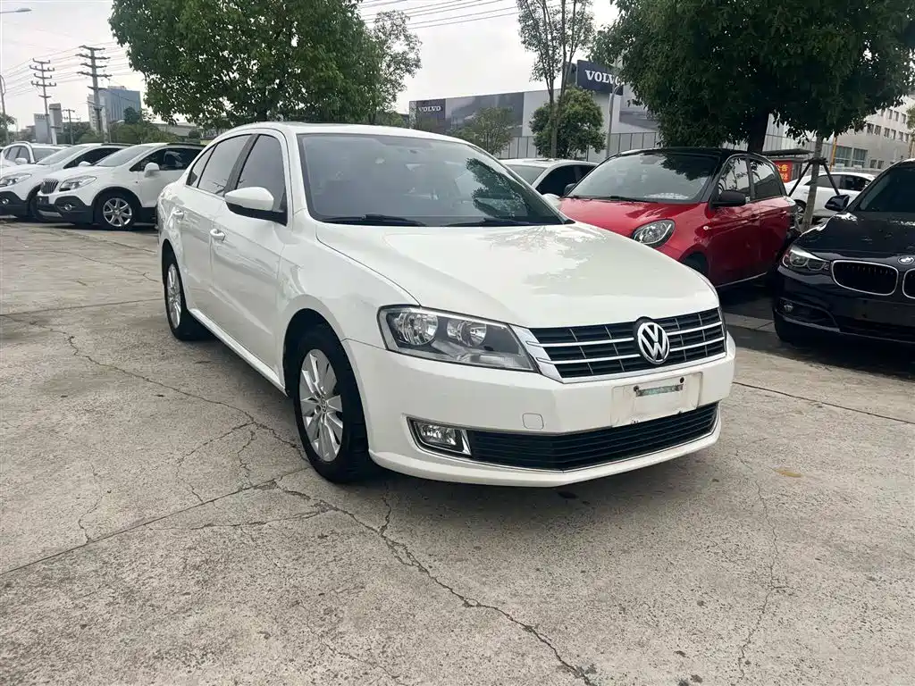 Volkswagen Lavida 2013 1.6L AT Comfort