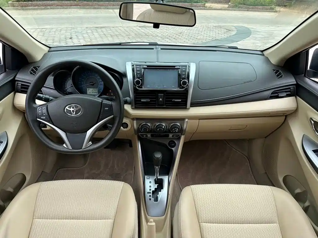 Toyota Yaris L — миниатюра 9