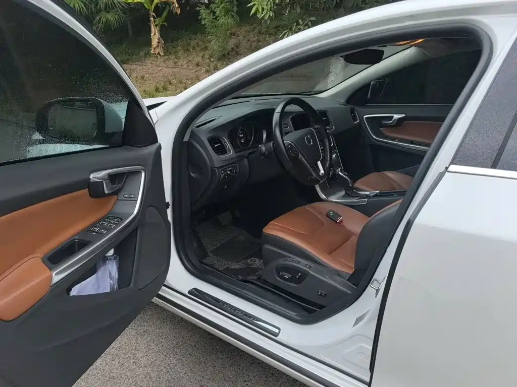 Volvo S60 — миниатюра 17