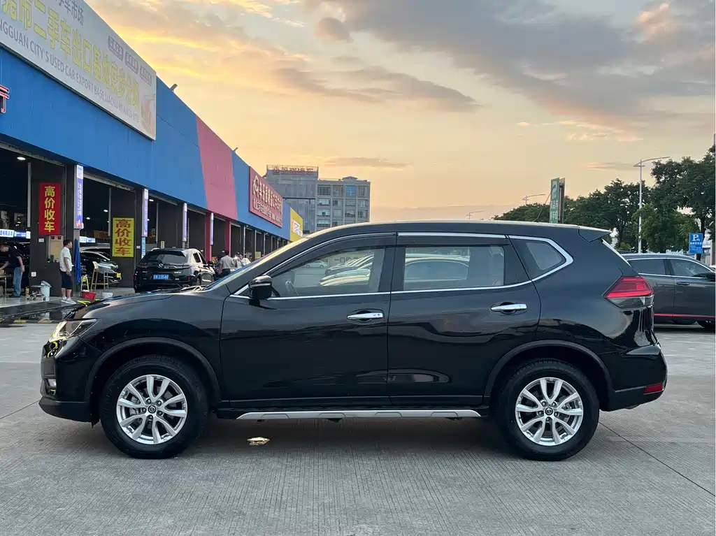 Nissan X-Trail — миниатюра 4