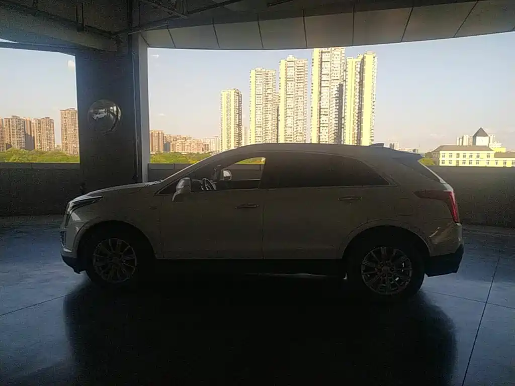 Cadillac XT5 — миниатюра 4