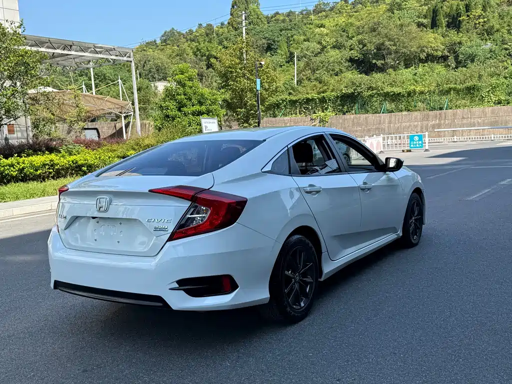 Honda Civic — миниатюра 5