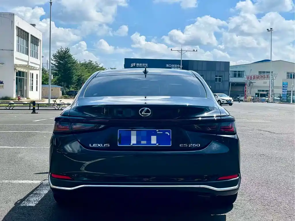 Lexus ES — миниатюра 8