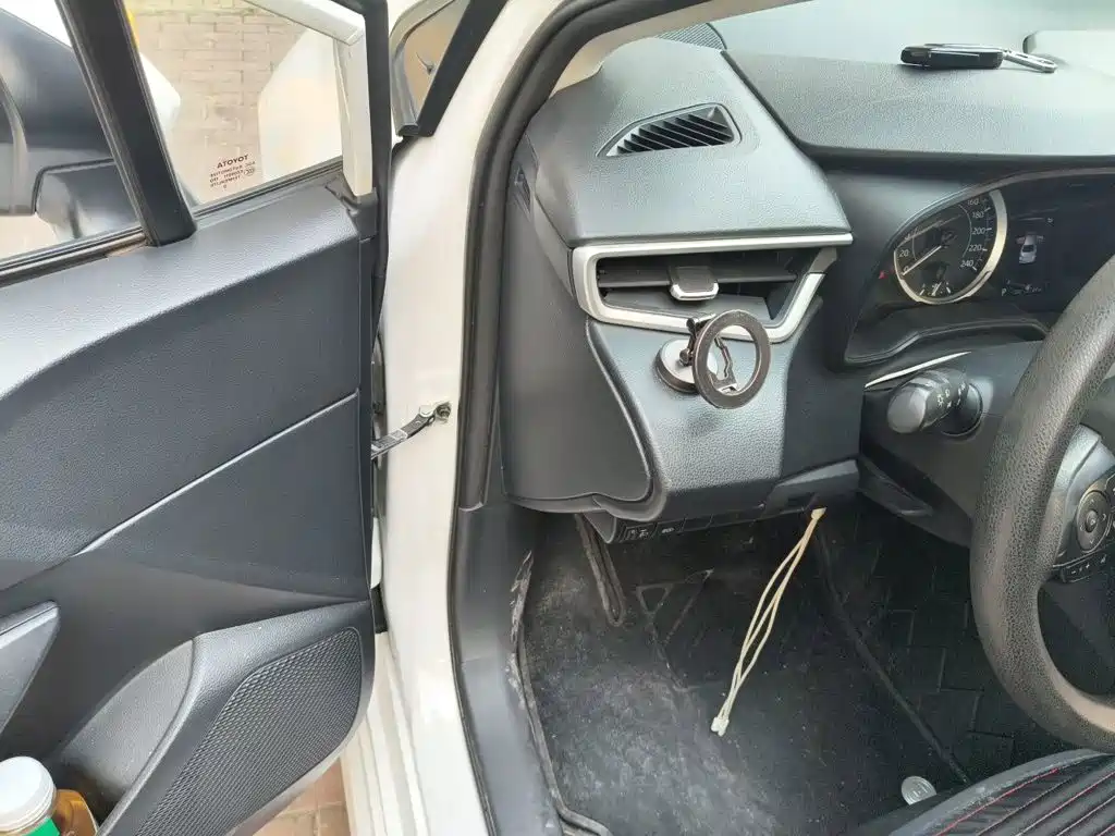 Toyota Corolla — миниатюра 12