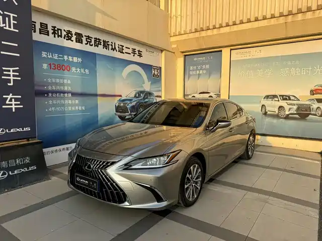 lexus es