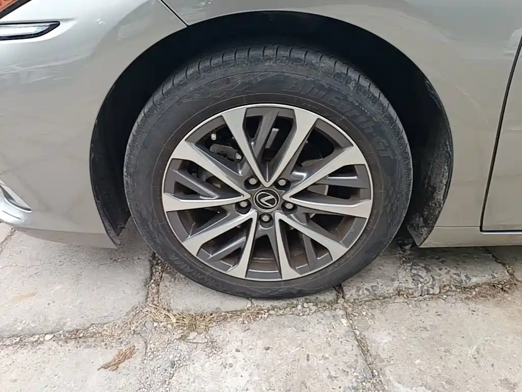 Lexus ES — миниатюра 23