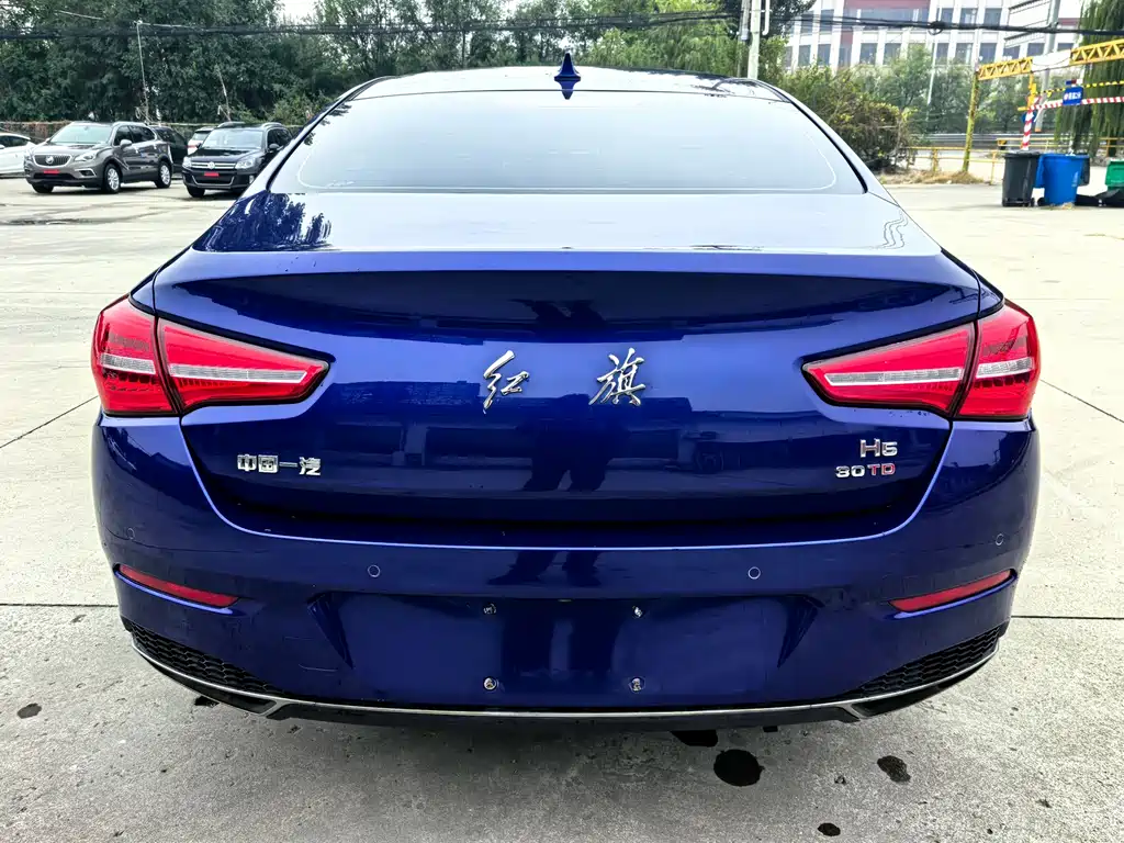 Hongqi Hongqi H5 — миниатюра 6