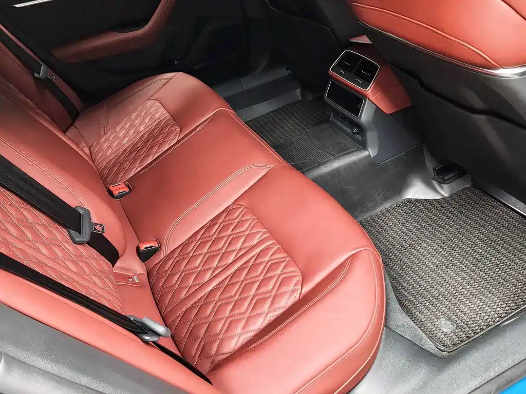 Audi A7L — миниатюра 5