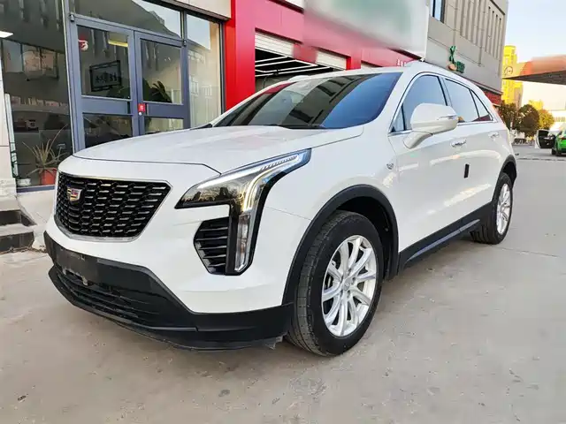CADILLAC XT4