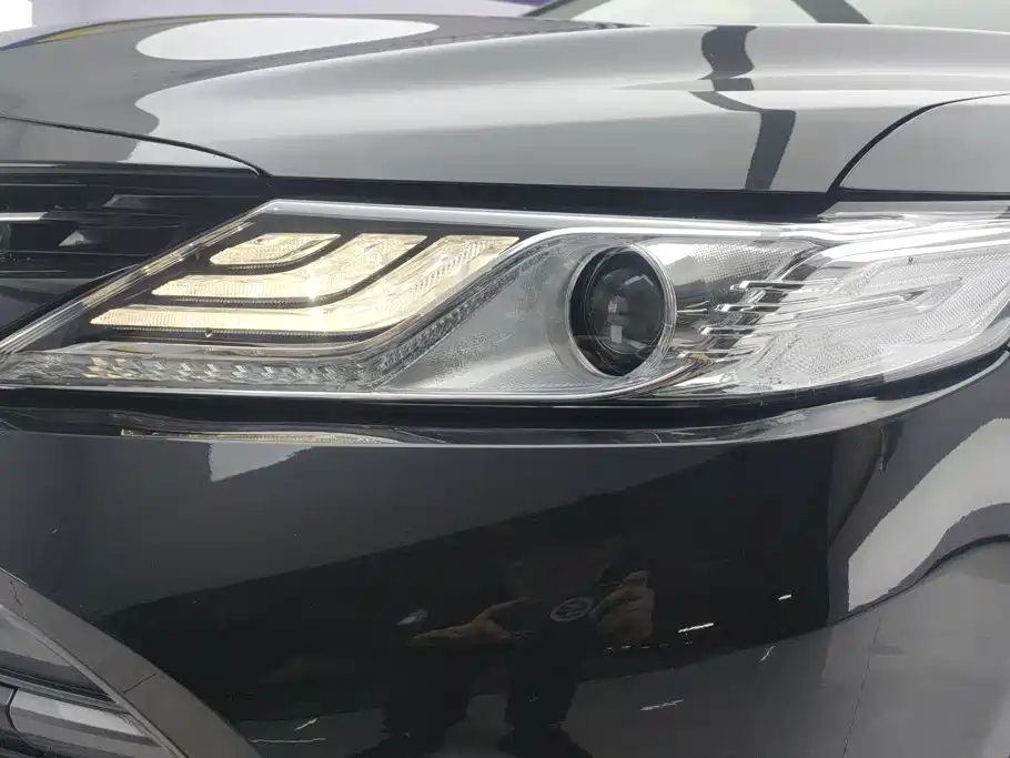 Toyota Camry — миниатюра 5
