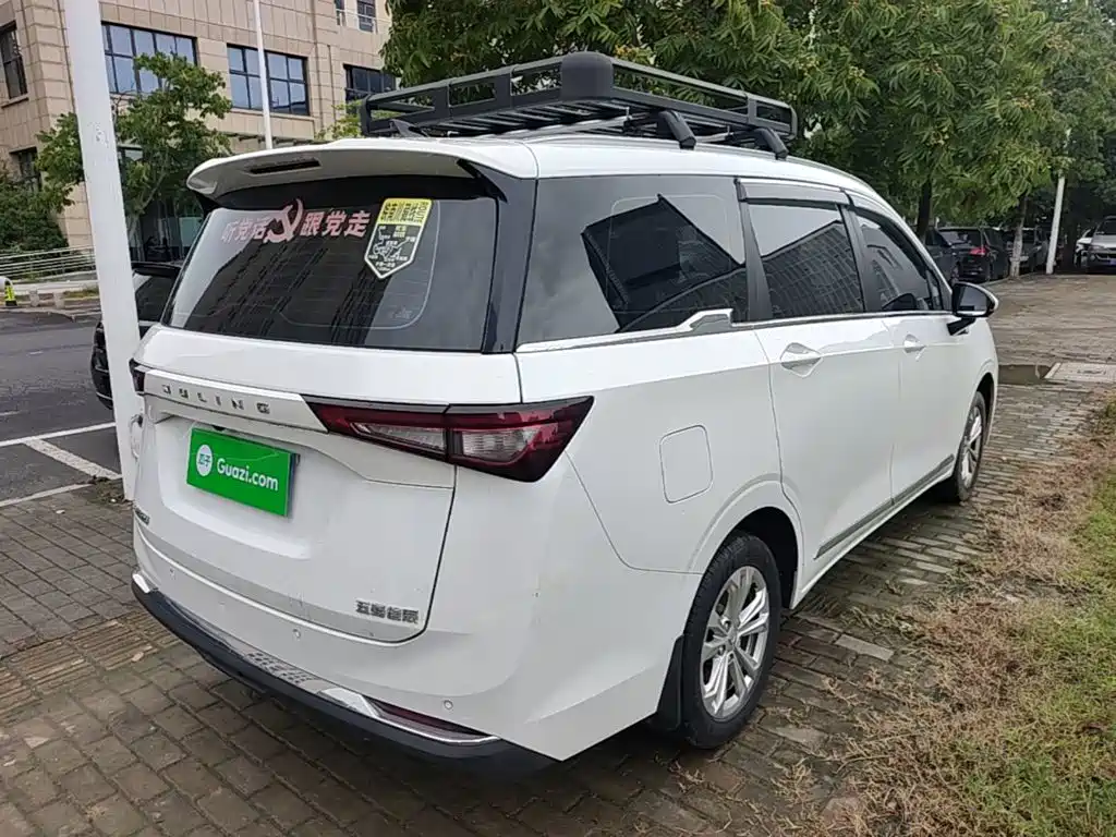 Wuling Jiachen — миниатюра 7