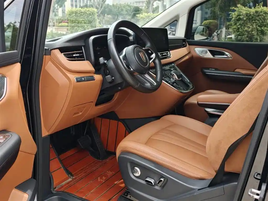 Hongqi HQ9 2023 2.0T