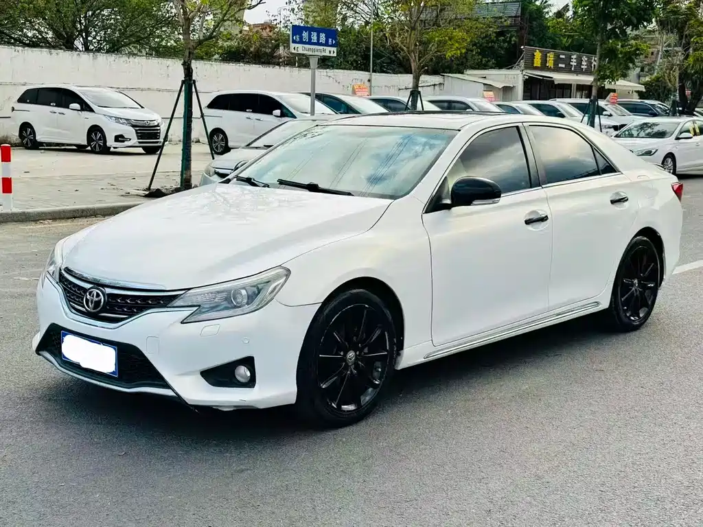 Toyota Reiz 2014