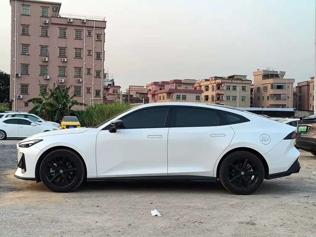 CHANGAN UNI V SMART IDD