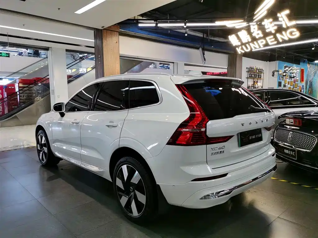 VOLVO XC60 PLUG IN HYBRID
