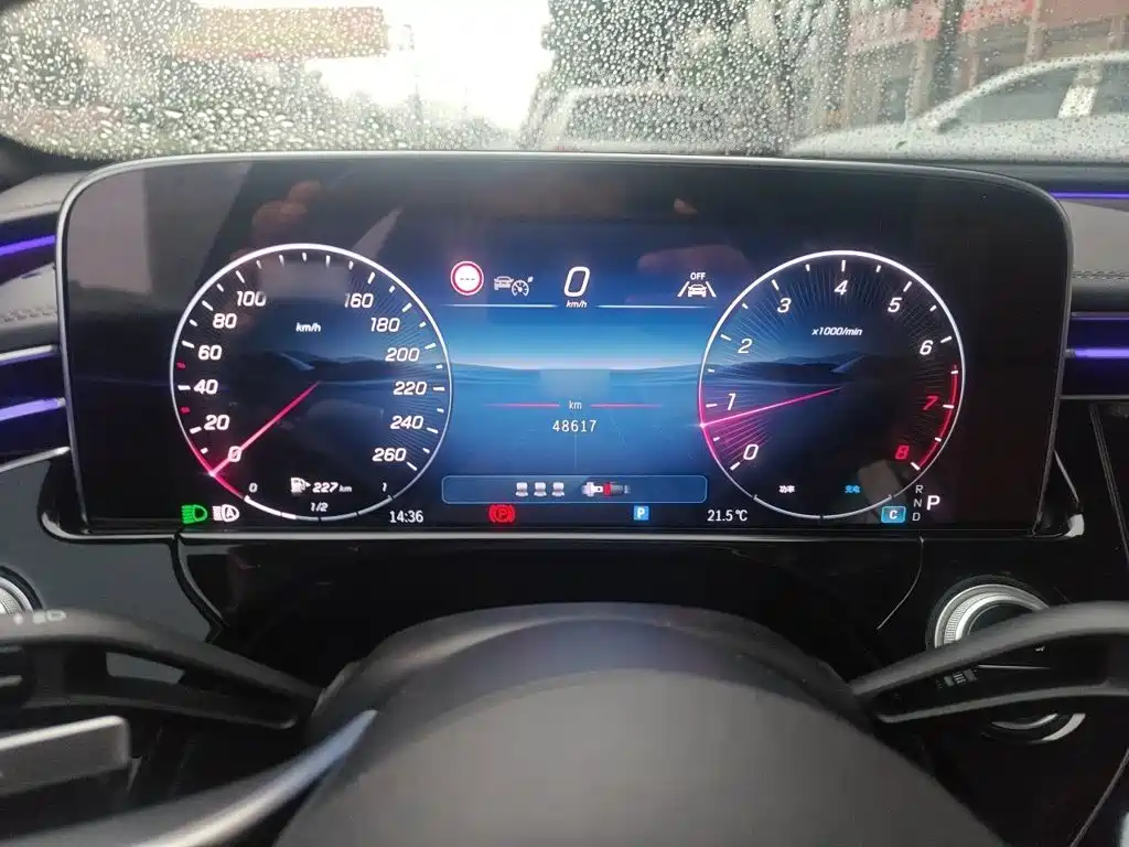 Mercedes-Benz E-Class — миниатюра 4